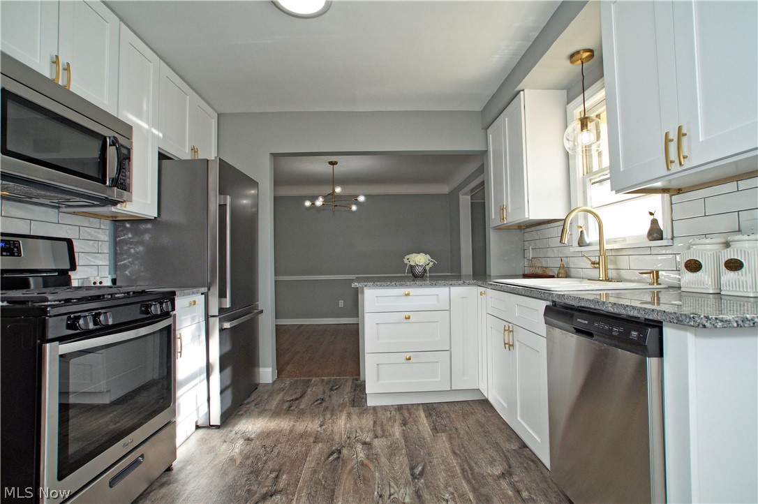 4034 Stilmore Road Cleveland, OH 44121 - Photo 6 of 26