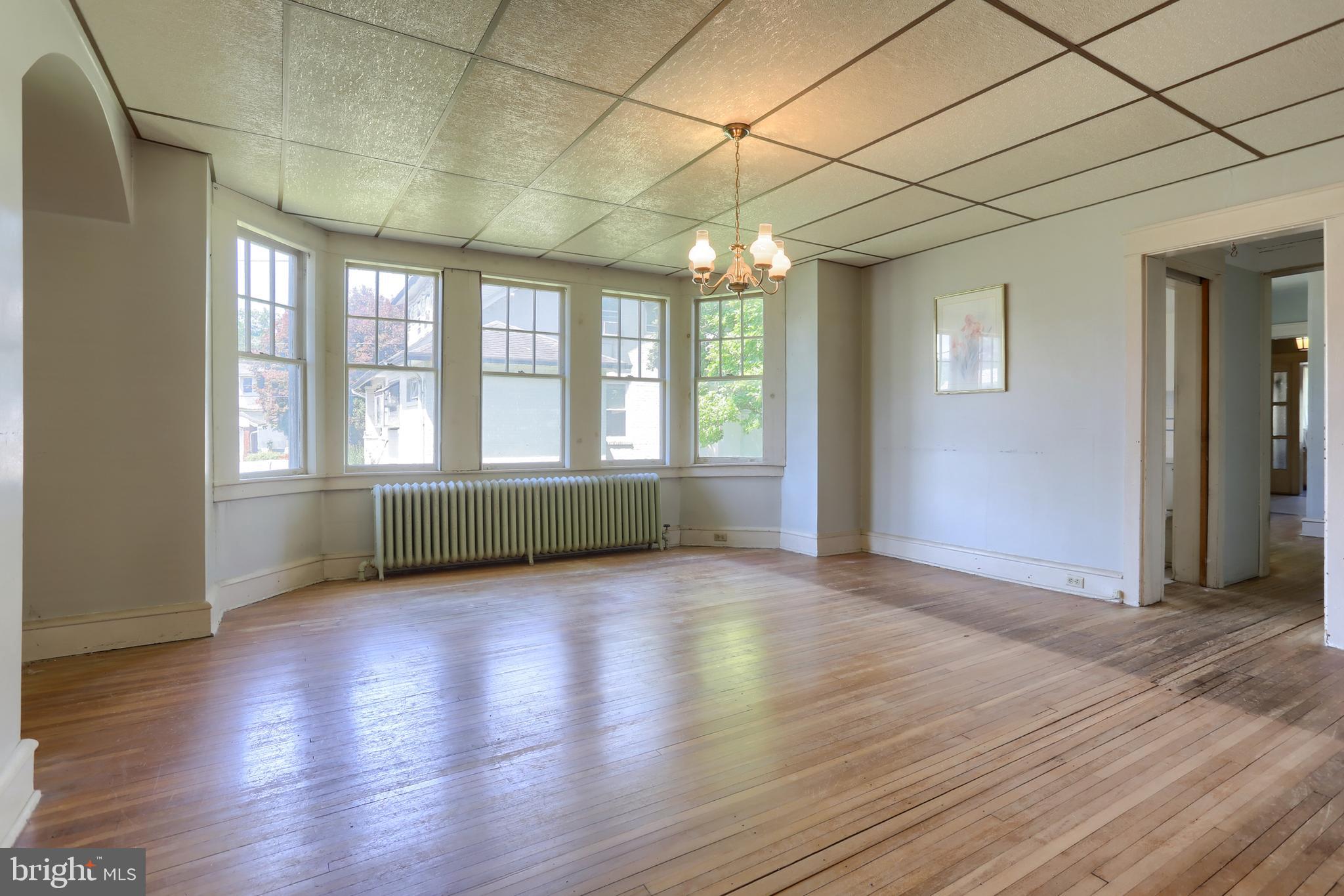 332 East Walnut Street Reading, PA 19607 - Photo 14 of 40 Massive Dining Room with Bay Windows
