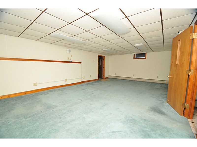 502 Green Lake Road Dedham, ME 04429 - Photo 28 of 31 Den/Family/Great Room.