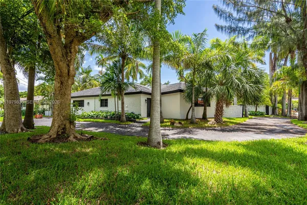 $16,000 | 2500 Bayview Drive, Fort Lauderdale, FL 33305