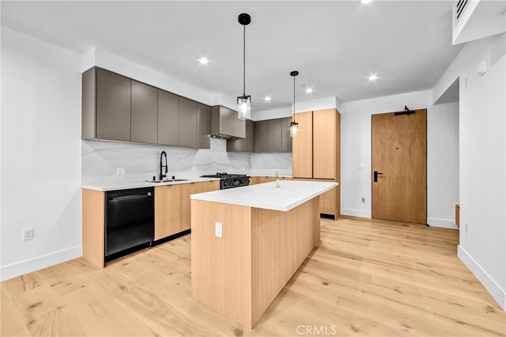 10352 Riverside Drive, Unit 102A Toluca Lake, CA 91602 - Photo 12 of 44