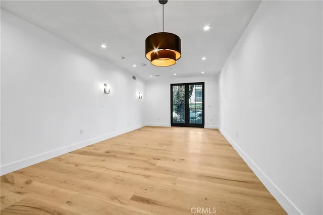 $5,000 | 10352 Riverside Drive, Unit 102A, Toluca Lake, CA 91602