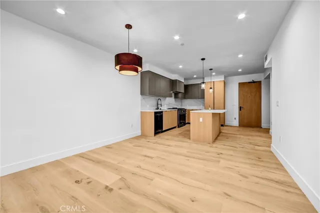 $5,000 | 10352 Riverside Drive, Unit 102A, Toluca Lake, CA 91602