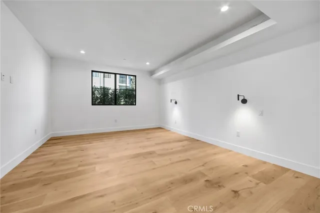 $5,000 | 10352 Riverside Drive, Unit 102A, Toluca Lake, CA 91602