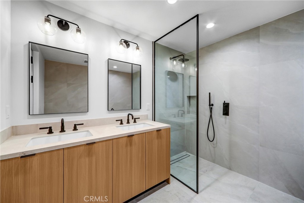 10352 Riverside Drive, Unit 102A Toluca Lake, CA 91602 - Photo 23 of 44