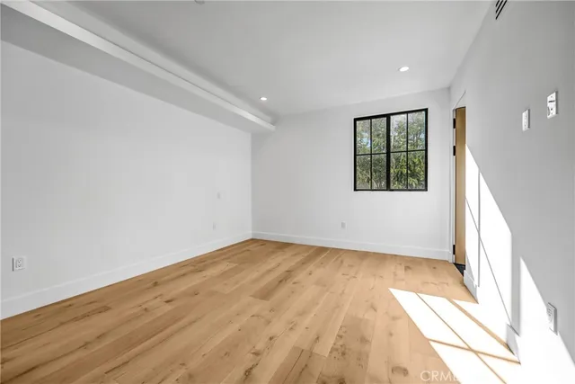 $5,000 | 10352 Riverside Drive, Unit 102A, Toluca Lake, CA 91602