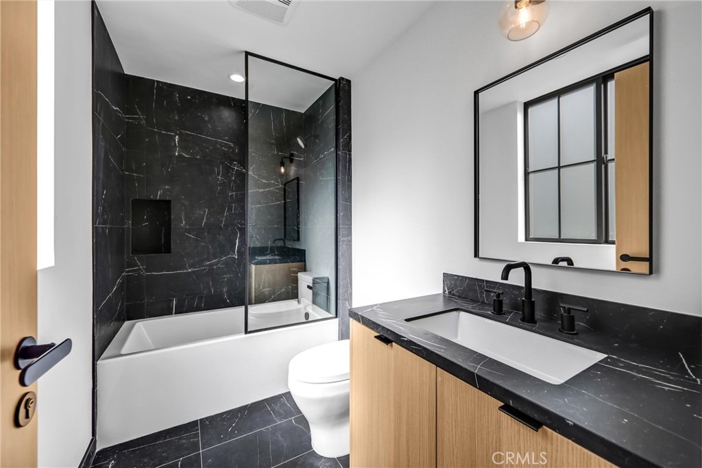 10352 Riverside Drive, Unit 102A Toluca Lake, CA 91602 - Photo 28 of 44