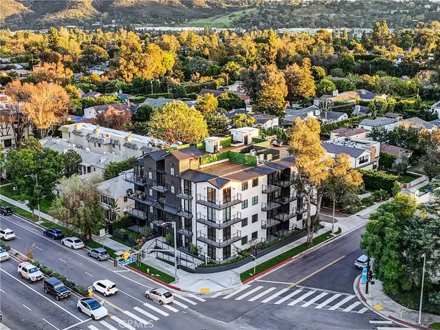 $5,000 | 10352 Riverside Drive, Unit 102A, Toluca Lake, CA 91602