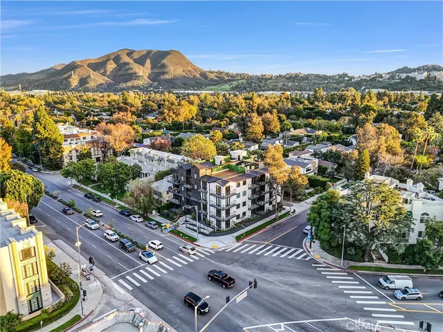 $5,000 | 10352 Riverside Drive, Unit 102A, Toluca Lake, CA 91602