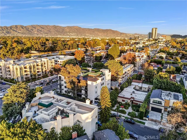 $5,000 | 10352 Riverside Drive, Unit 102A, Toluca Lake, CA 91602