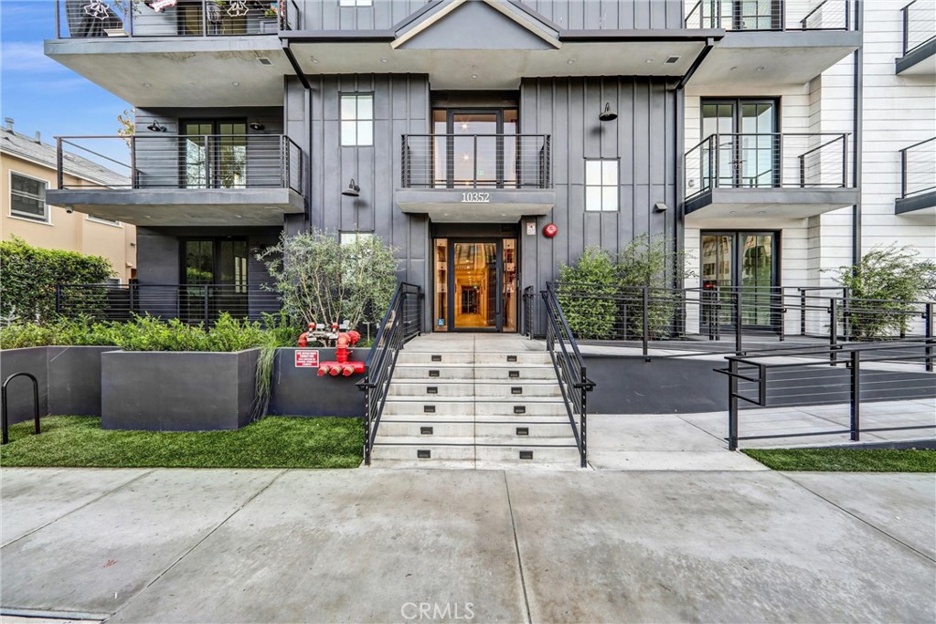 10352 Riverside Drive, Unit 102A Toluca Lake, CA 91602 - Photo 7 of 44