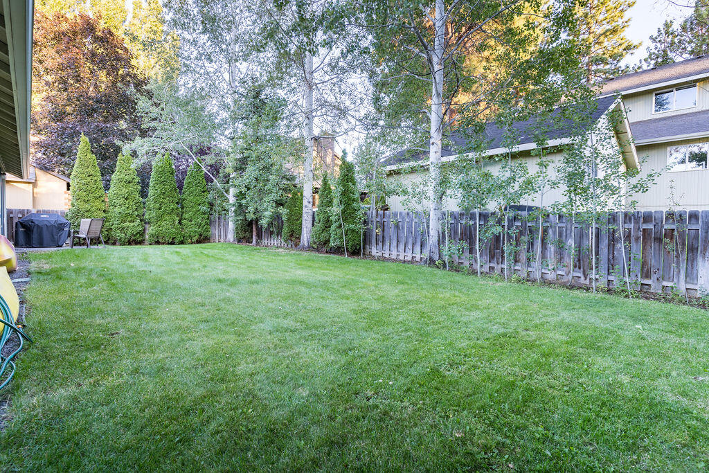19979 Powers Road Bend, OR 97702 - Photo 21 of 24 backyard 1