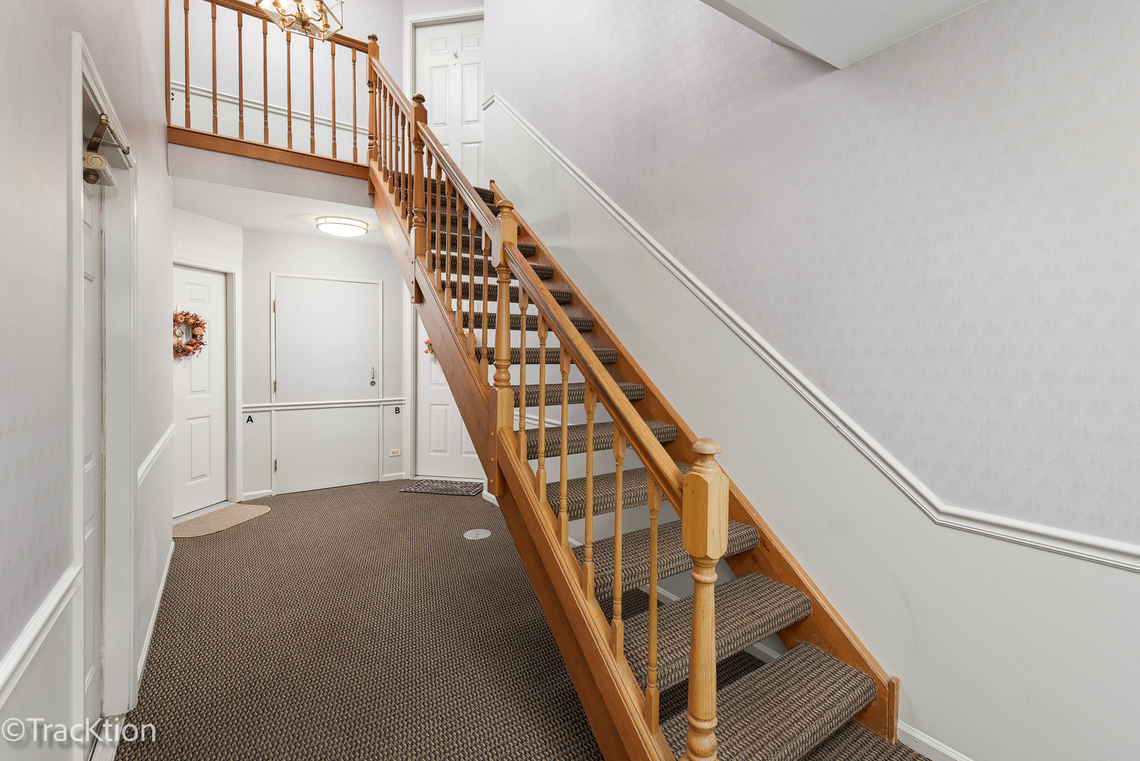 802 Butternut Lane, Unit D Mount Prospect, IL 60056 - Photo 3 of 18 a view of entryway