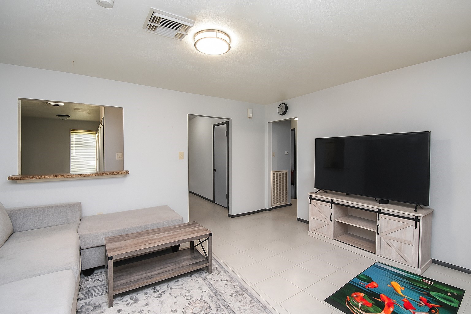 12469 Sharpview Drive, Unit 2469 Houston, TX 77072 - Photo 4 of 19 Virtual Staging