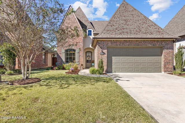 $285,000 | 207 Fairwood Drive, Broussard, LA 70518