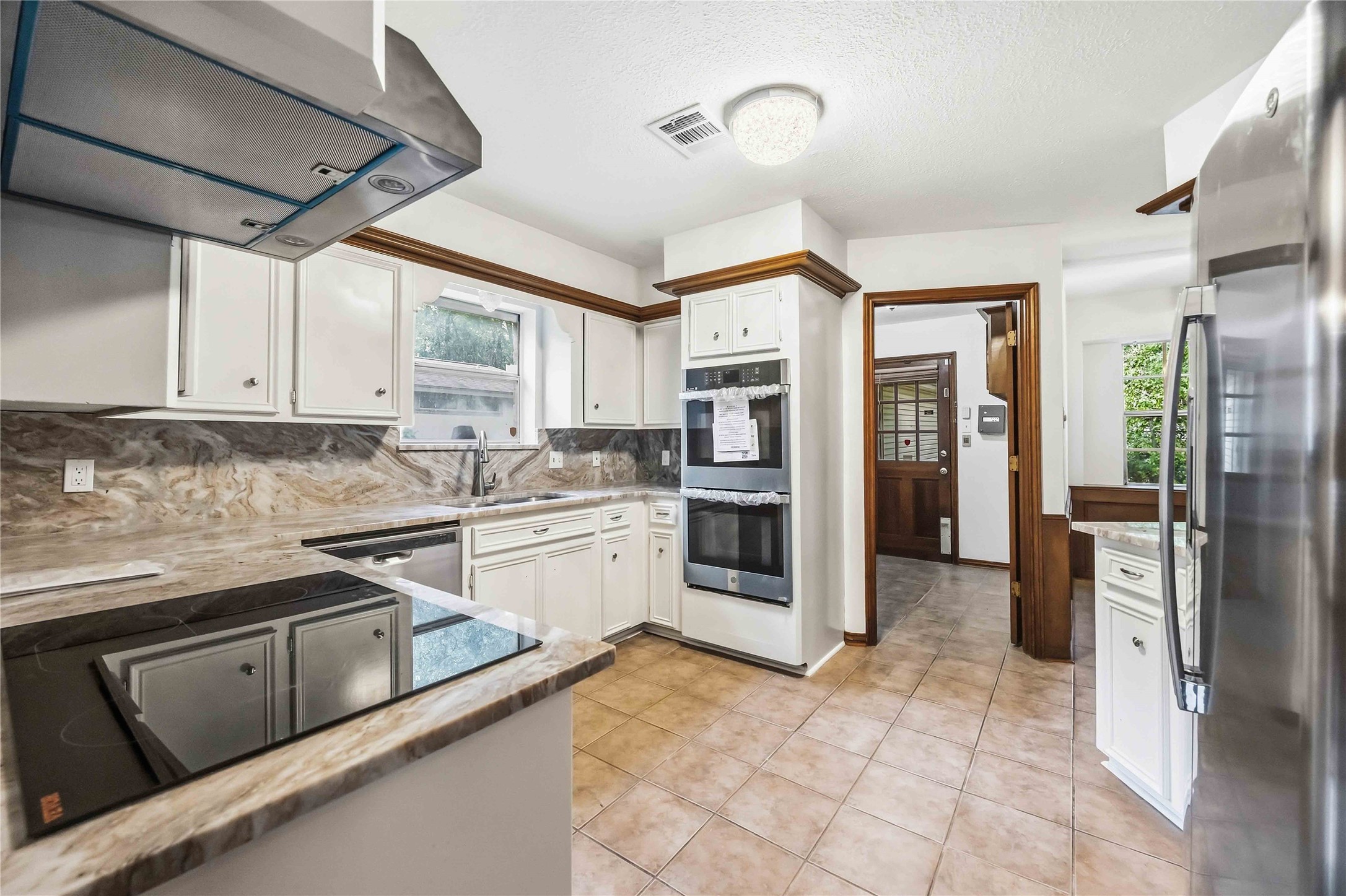 6 Postvine Court Spring, TX 77381 - Photo 10 of 37 Gallery Image 10