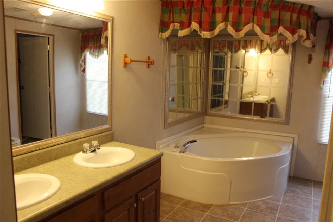 307 Garcon Point Road Milton, FL 32583 - Photo 8 of 14 Gallery Image 8