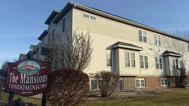 $299,000 | 3957 Maple Grove Drive, Madison, WI 53719