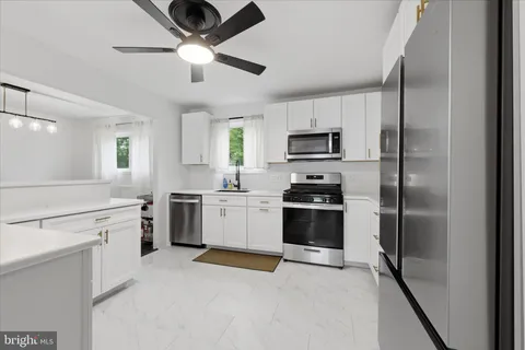 $520,000 | 26 Giles Lane, Aston, PA 19014