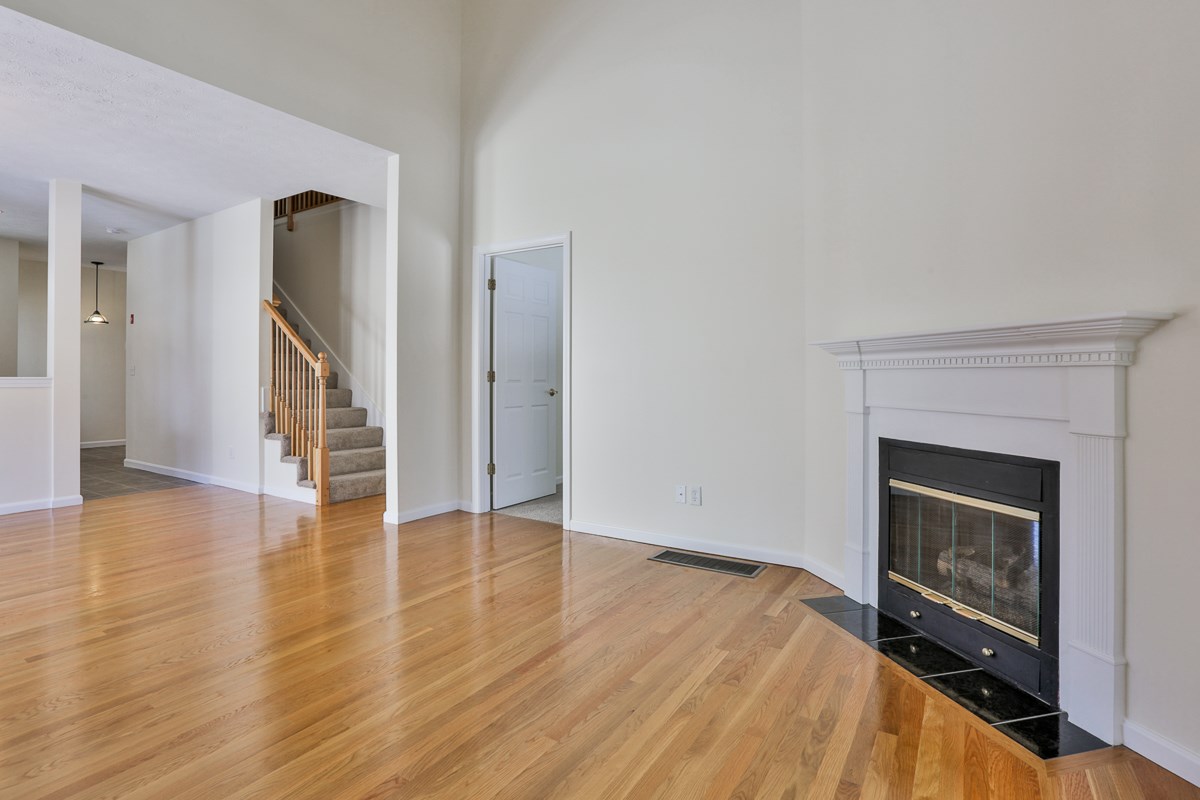 90 Old Stage Road Litchfield, NH 03052 - Photo 11 of 30