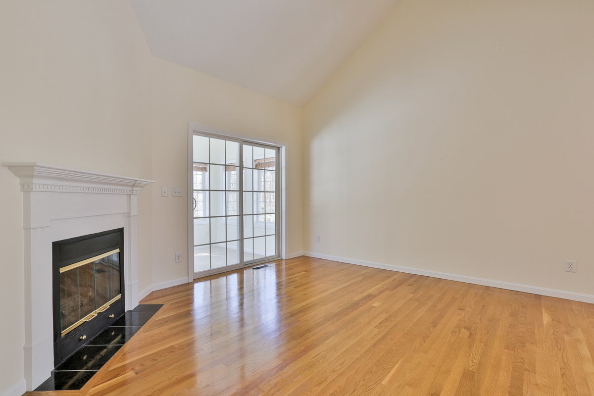 90 Old Stage Road Litchfield, NH 03052 - Photo 12 of 30