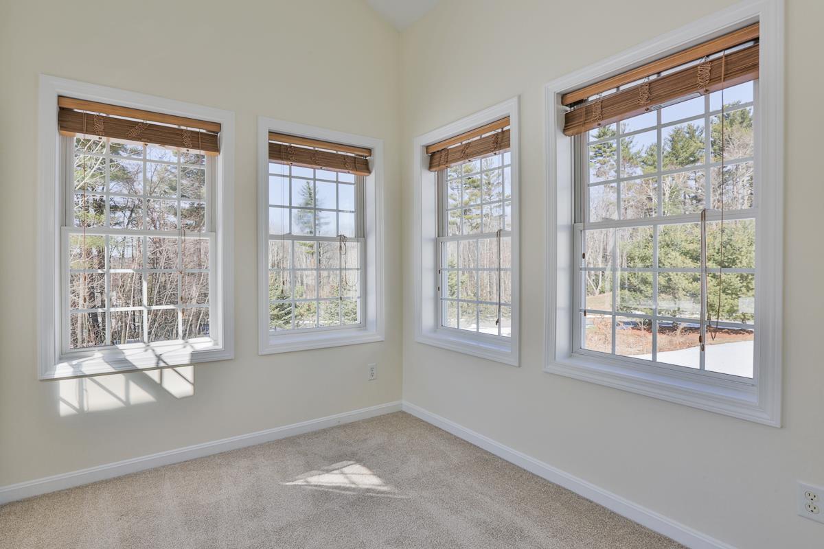 90 Old Stage Road Litchfield, NH 03052 - Photo 13 of 30