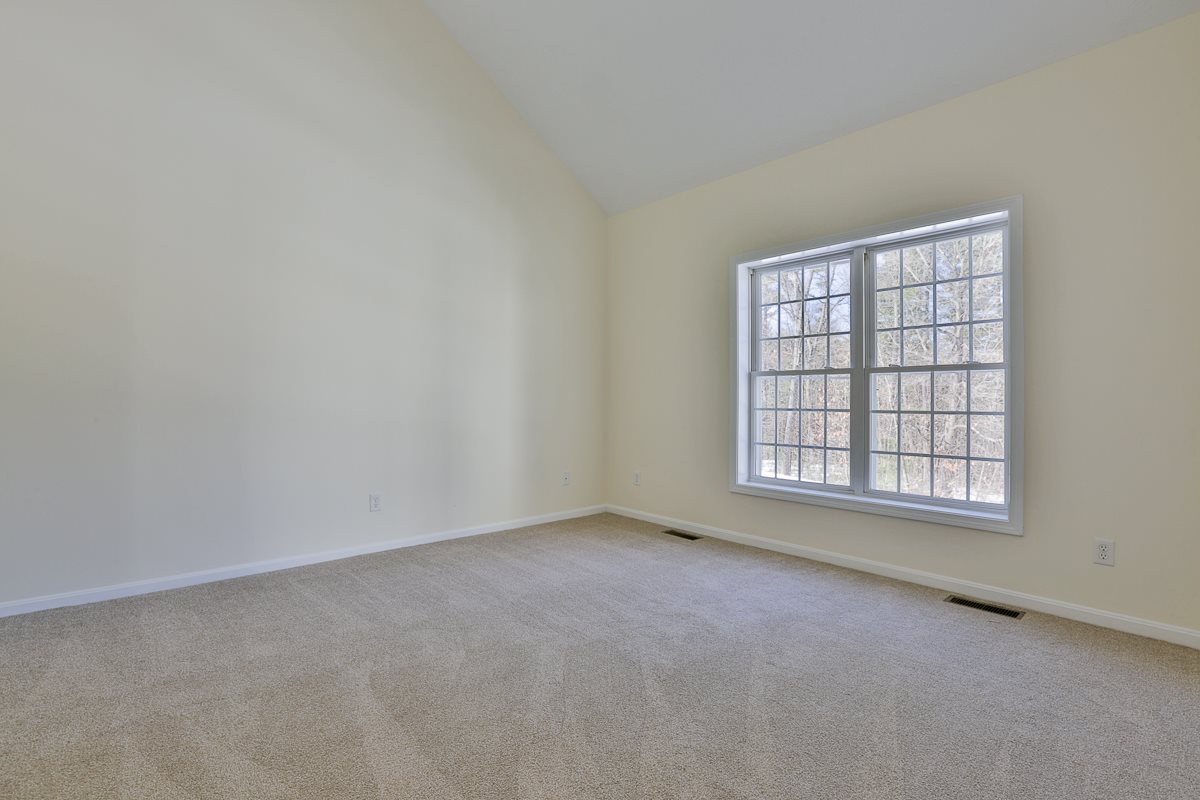 90 Old Stage Road Litchfield, NH 03052 - Photo 15 of 30