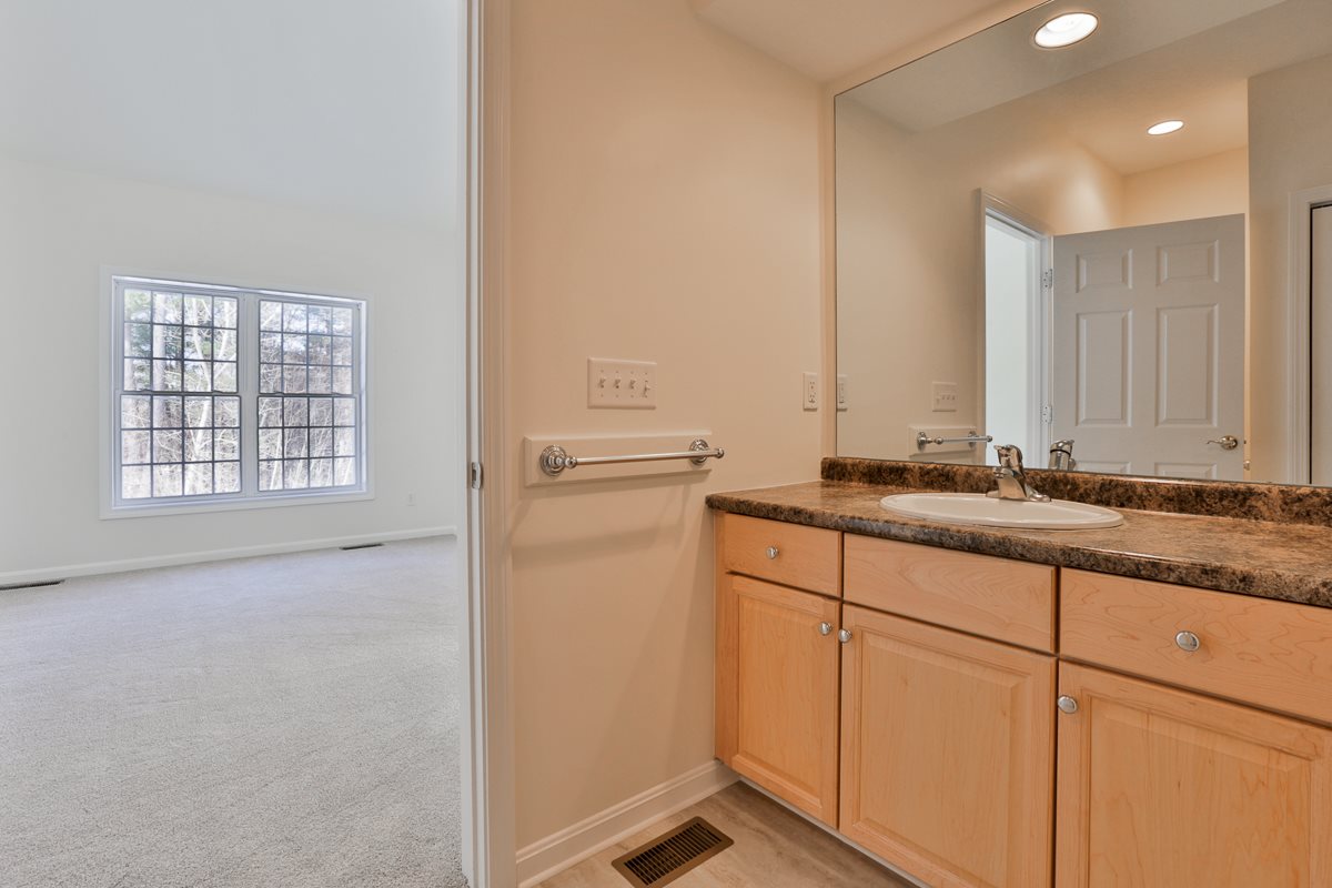 90 Old Stage Road Litchfield, NH 03052 - Photo 17 of 30