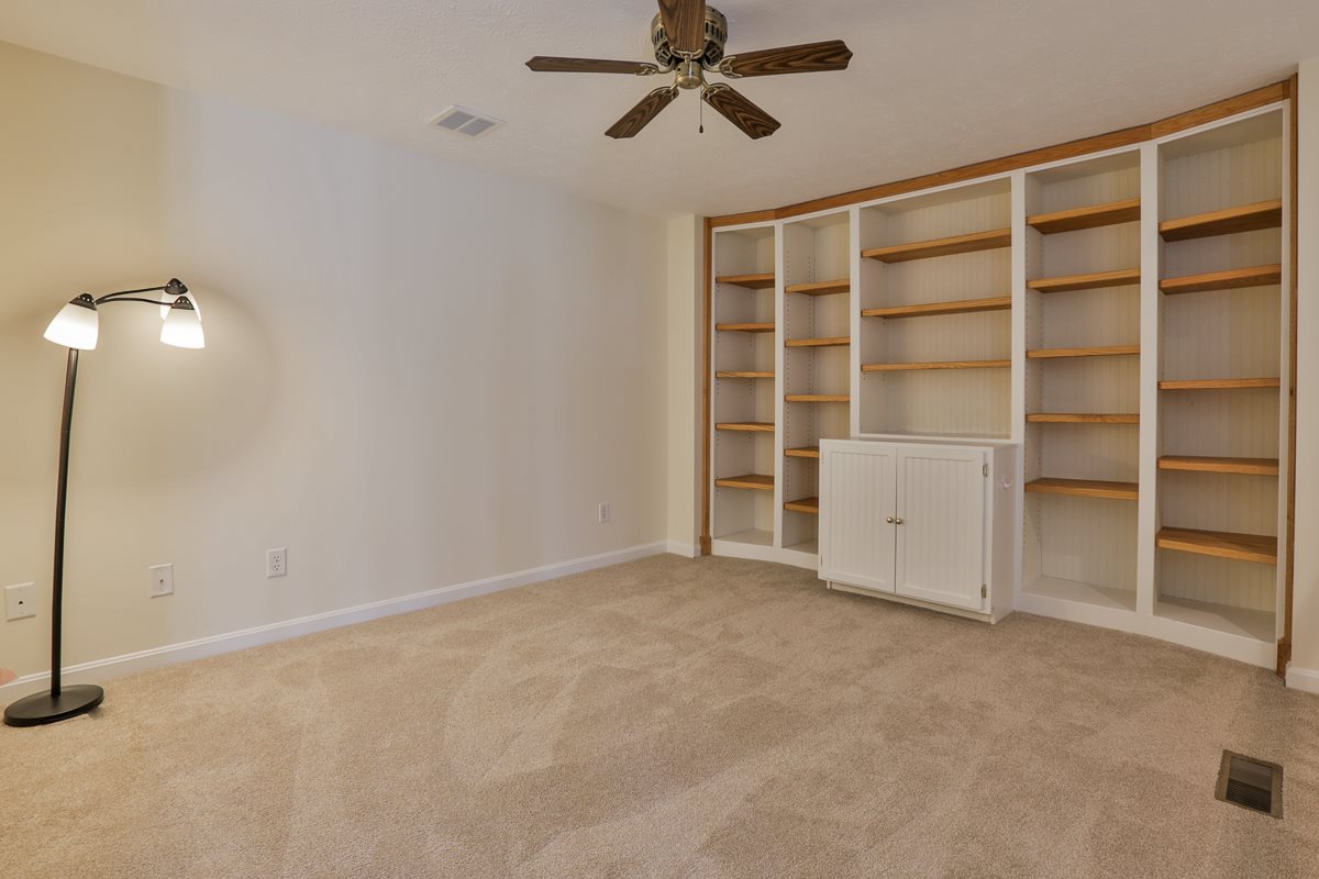 90 Old Stage Road Litchfield, NH 03052 - Photo 21 of 30