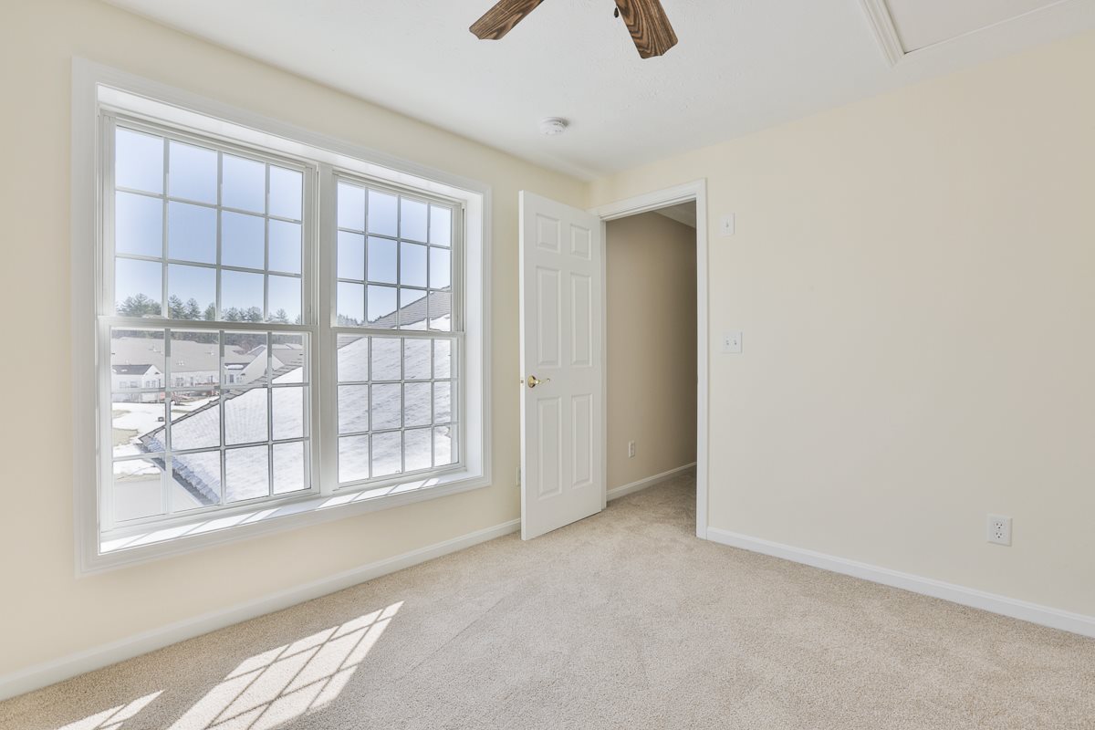 90 Old Stage Road Litchfield, NH 03052 - Photo 25 of 30