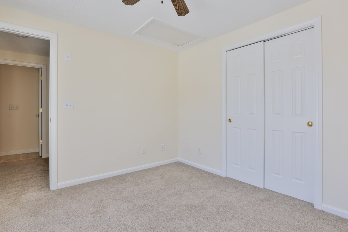 90 Old Stage Road Litchfield, NH 03052 - Photo 26 of 30