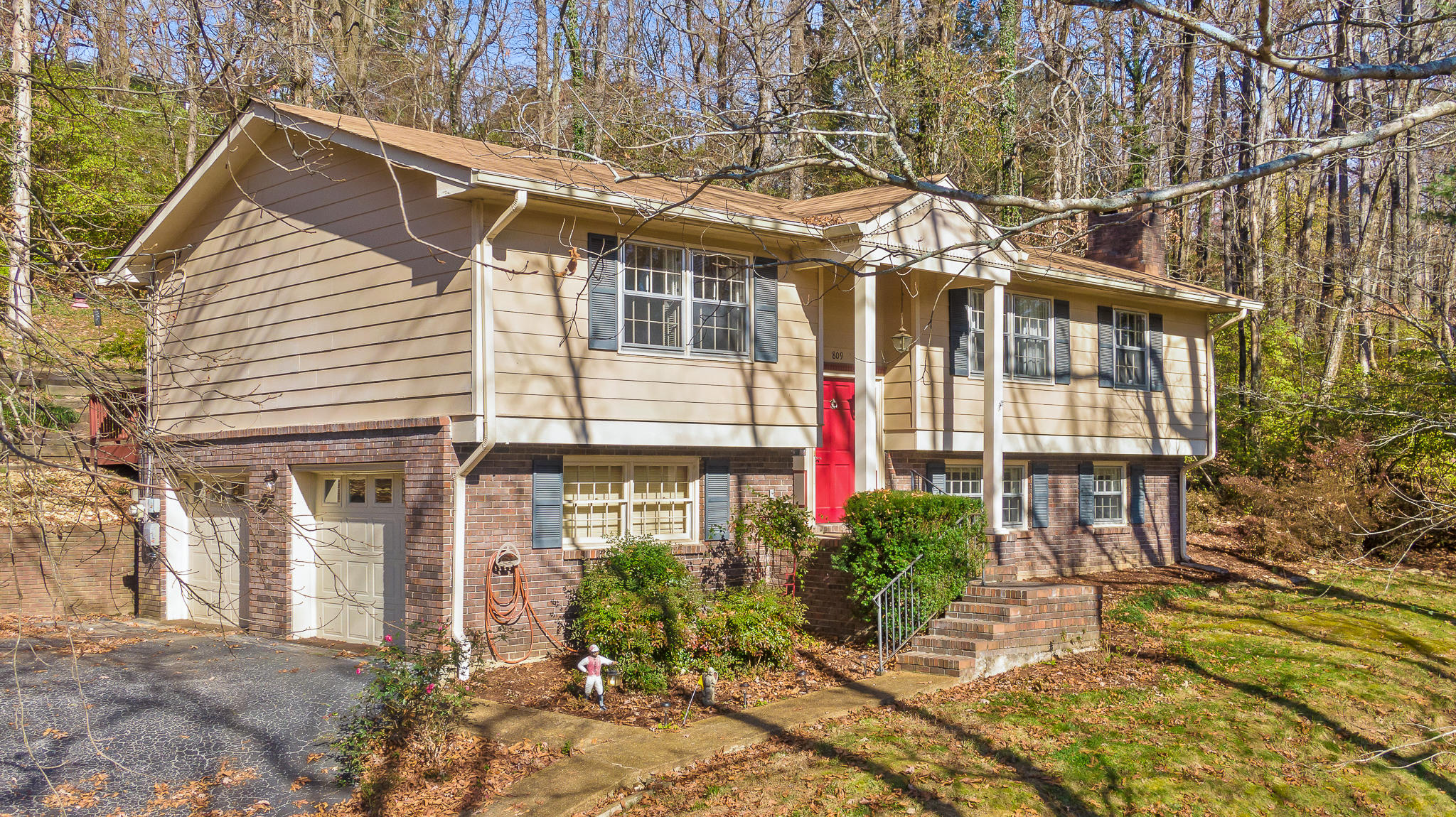 809 Ravine Road Signal Mountain, TN 37377 - Photo 2 of 24 Side Exterior
