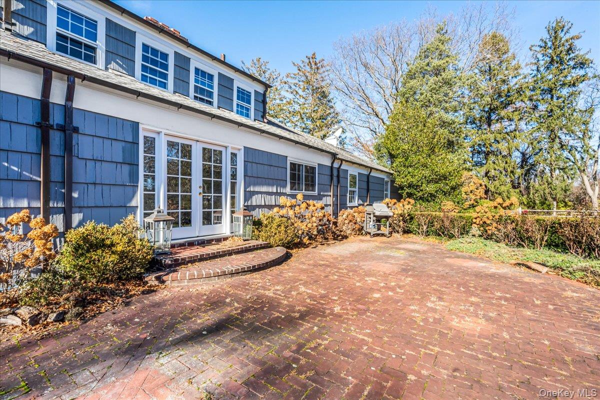 110 Hegemans Lane Glen Head, NY 11545 - Photo 21 of 26 a view of a house with backyard and sitting area