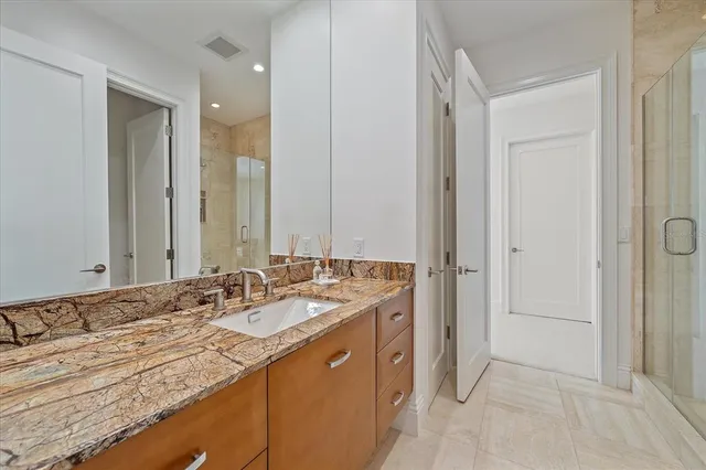 $5,499,000 | 4136 Roberts Point Circle, Sarasota, FL 34242