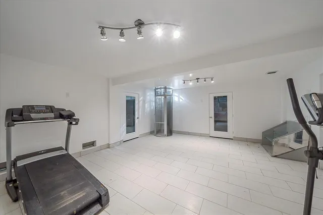 $5,499,000 | 4136 Roberts Point Circle, Sarasota, FL 34242