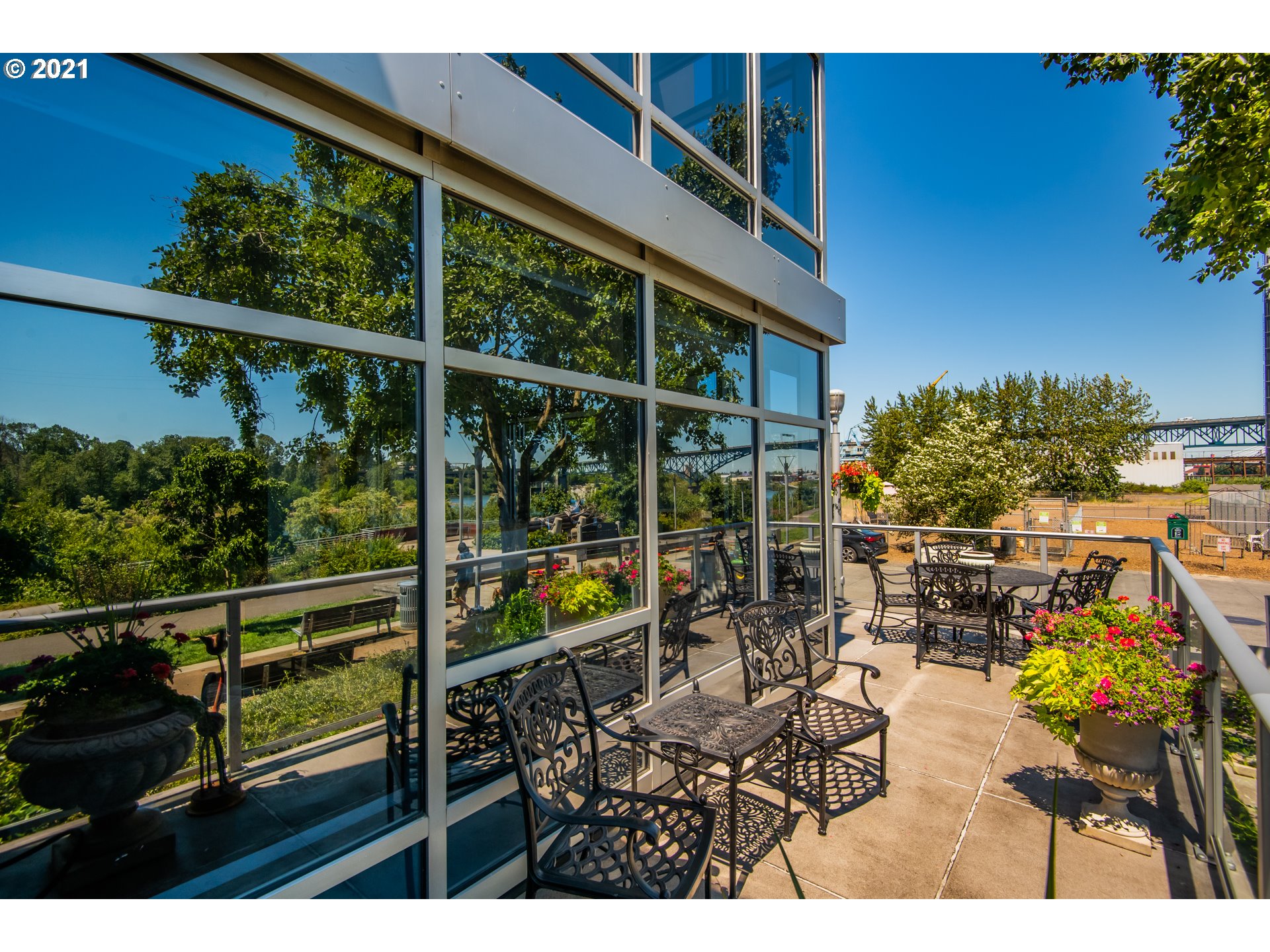 848 South Curry Street, Unit 110 Portland, OR 97239 - Photo 16 of 32