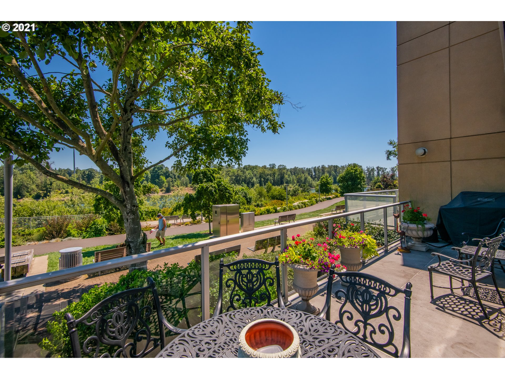 848 South Curry Street, Unit 110 Portland, OR 97239 - Photo 17 of 32