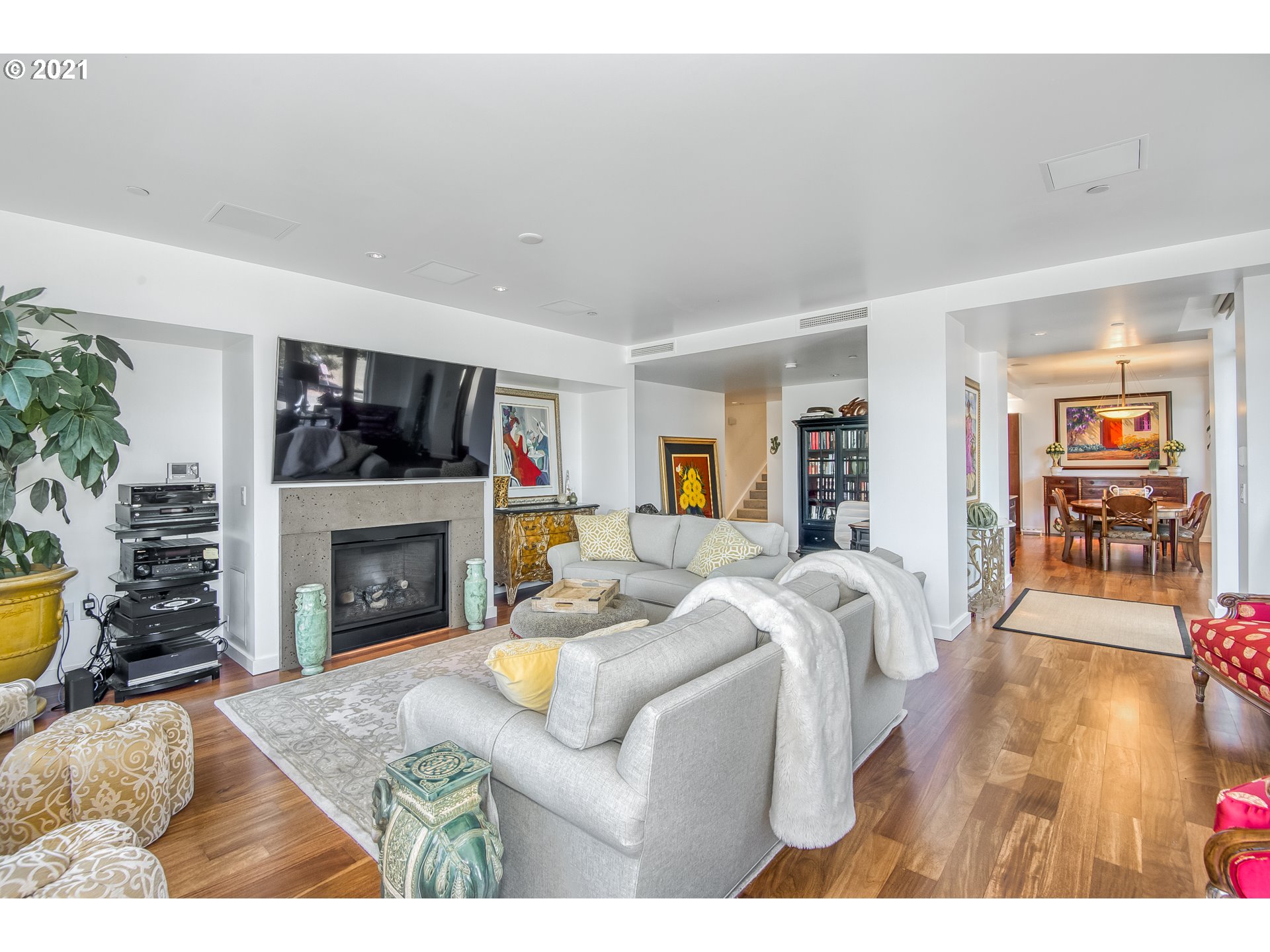 848 South Curry Street, Unit 110 Portland, OR 97239 - Photo 6 of 32