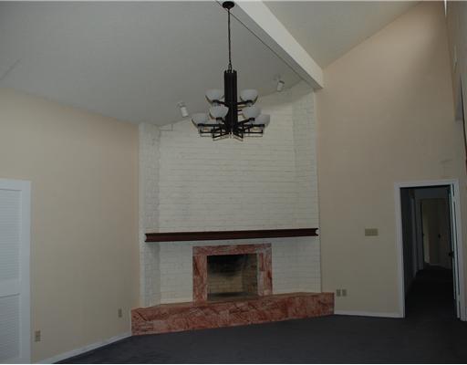 7202 Sandpiper Drive Corpus Christi, TX 78412 - Photo 5 of 10 a view of entryway and hall