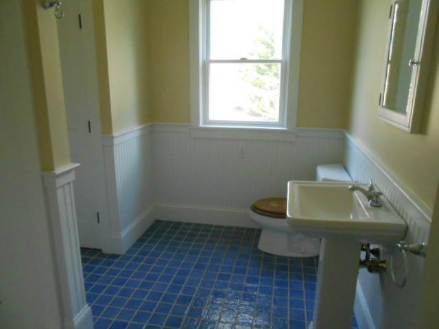 7 Recompense Lane Freeport, ME 04032 - Photo 11 of 33 Bathroom.