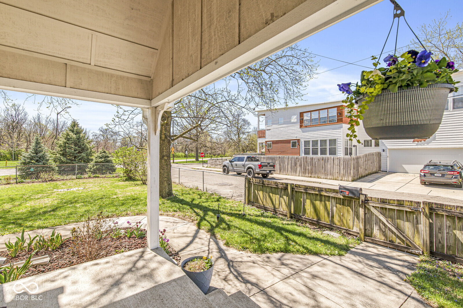 1329 Spruce Street Indianapolis, IN 46203 - Photo 3 of 46