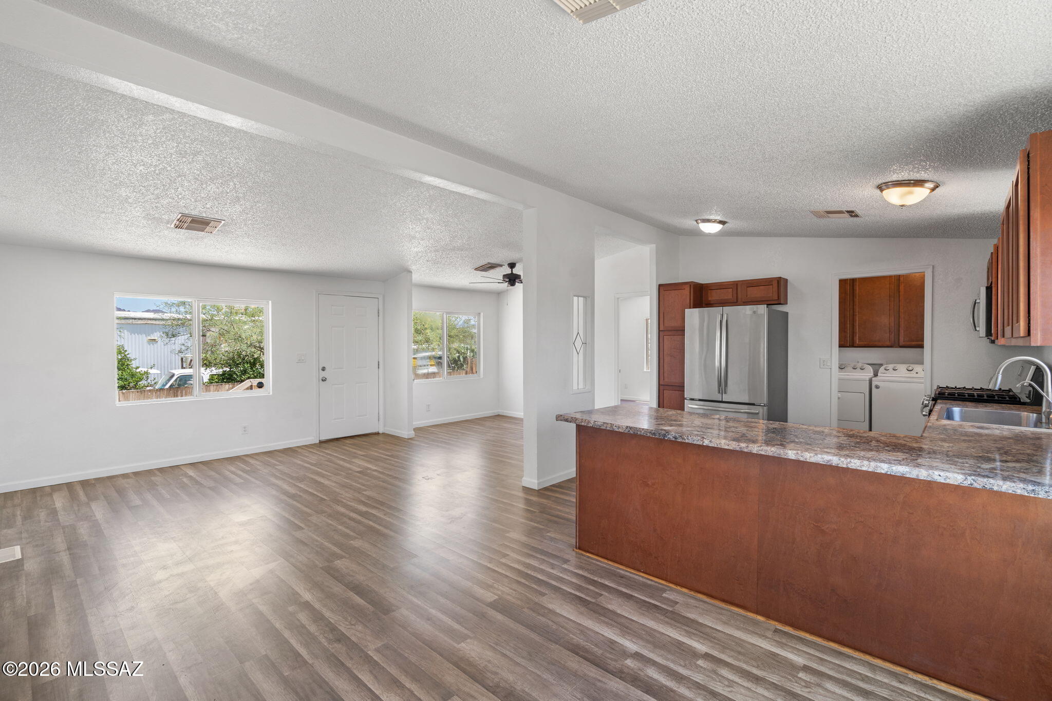 5955 South Arrow Road Tucson, AZ 85757 - Photo 16 of 32 Dining Area