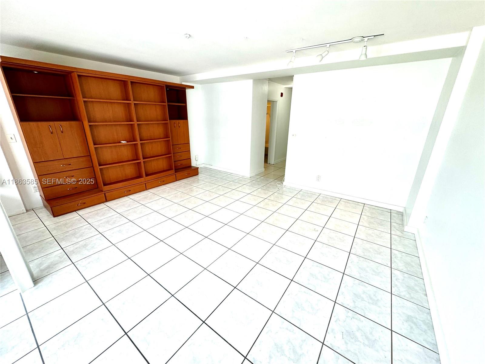 1430 Brickell Bay Drive, Unit 301 Miami, FL 33131 - Photo 6 of 18