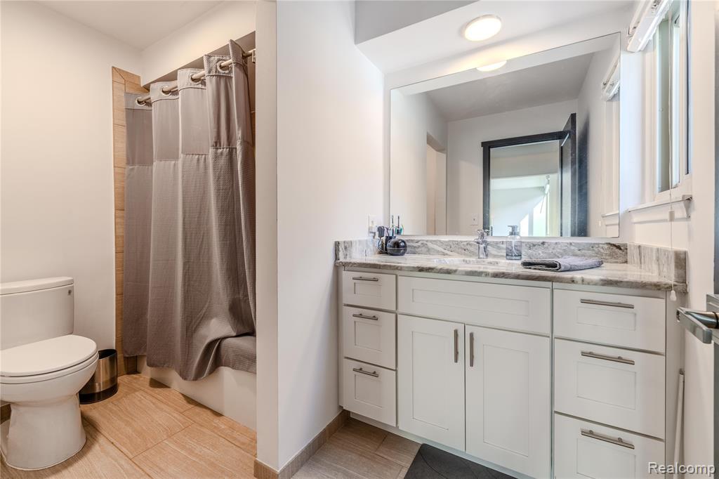 4045 West Maple Road, Unit C101 Bloomfield Hills, MI 48301 - Photo 21 of 27