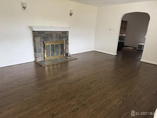 $3,000 | 2729 Woodbridge Avenue, Edison, NJ 08817