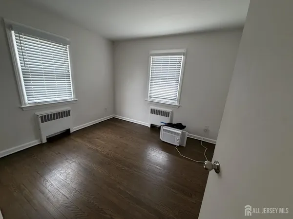 $3,000 | 2729 Woodbridge Avenue, Edison, NJ 08817