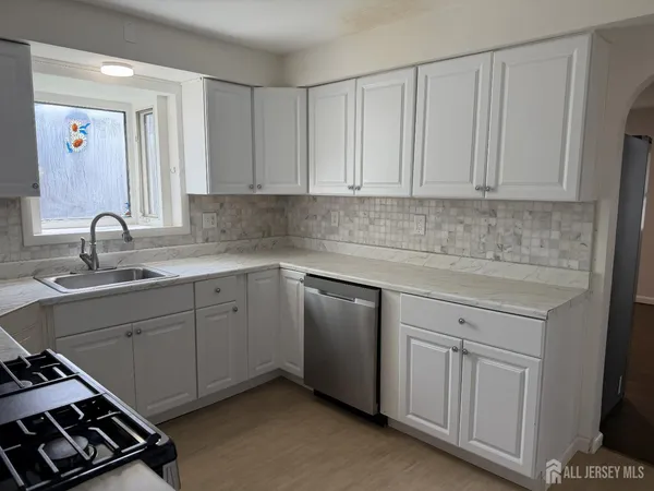$3,000 | 2729 Woodbridge Avenue, Edison, NJ 08817