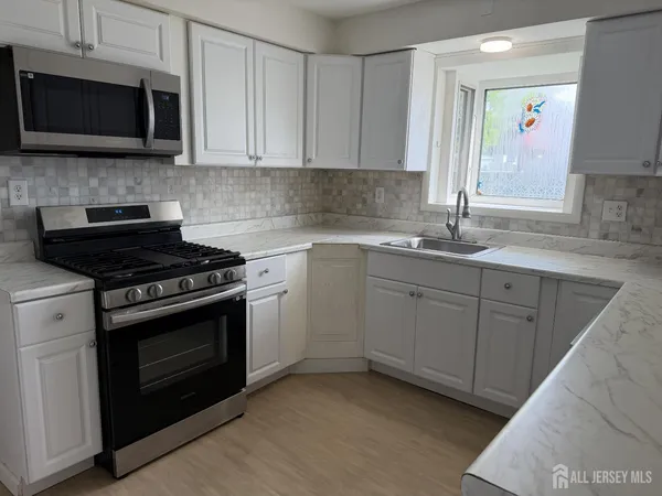 $3,000 | 2729 Woodbridge Avenue, Edison, NJ 08817