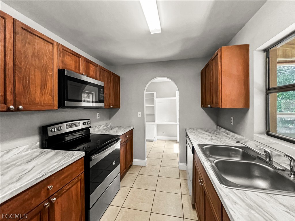 7300 Barragan Road Fort Myers, FL 33967 - Photo 11 of 30