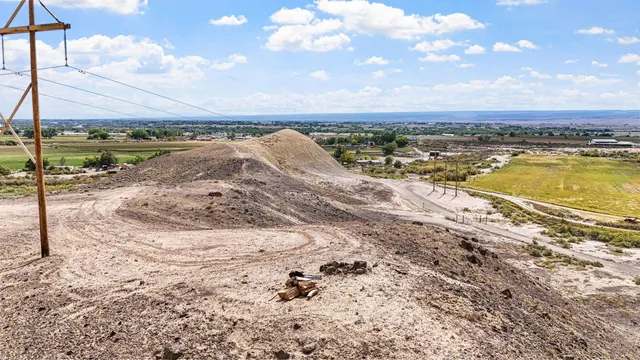 a view of an ocean beach